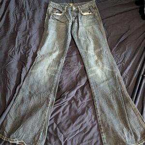 Women’s Flared Jeans in Washed Blue